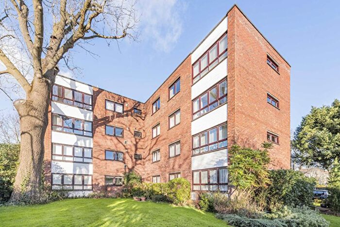 2 Bedroom Flat To Rent In Hillcroft Crescent, London, W5