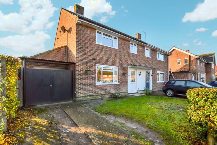 3 Bedroom Semi-Detached House To Rent In Elmbridge Lane, Kingfield, Woking, Surrey, GU22