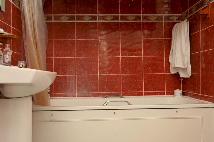 1 Bedroom Flat To Rent In Flat, , Penylan Road, Penylan, Cardiff, CF24