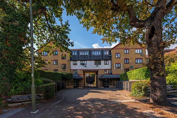 3 Bedroom Flat To Rent In Nether Street, Finchley, London, N12