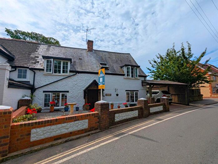 3 Bedroom Cottage For Sale In High Street, Newchurch, Sandown, PO36