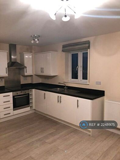 3 Bedroom Penthouse To Rent In Lansdowne House, Reading, RG30