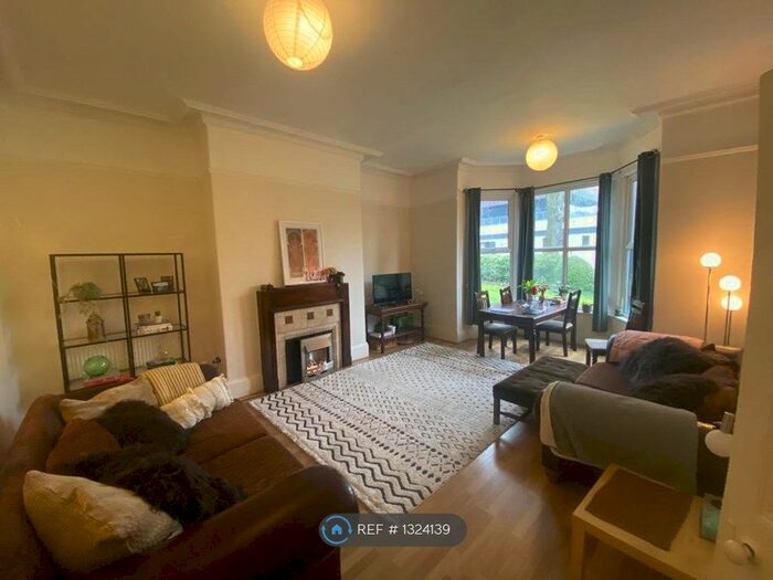 2 Bedroom Flat To Rent In Moorland Hall, Leeds LS3