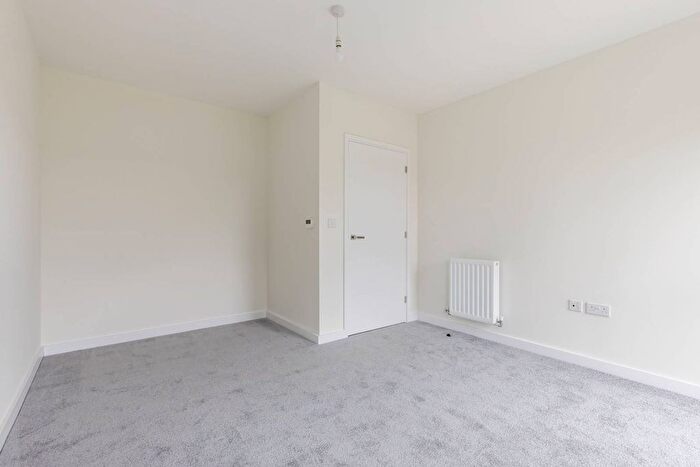 1 Bedroom Flat To Rent In Borders Lane, Loughton, IG10