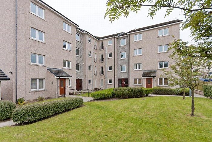 2 Bedroom Flat To Rent In Pittodrie Place, City Centre, Aberdeen, AB24