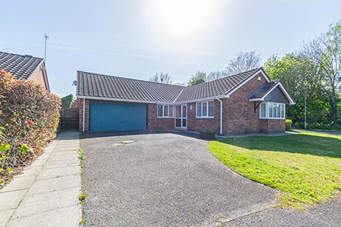 3 Bedroom Detached Bungalow To Rent In Sharon Park Close, Warrington, WA4
