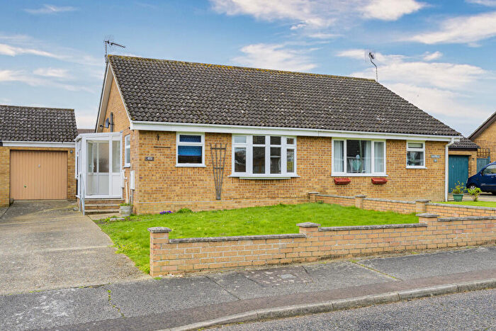 2 Bedroom Semi-Detached Bungalow For Sale In Kingswood Avenue, Lowestoft, Suffolk, NR33
