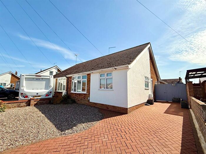 3 Bedroom Semi-Detached Bungalow For Sale In Winifred Way, Caister-On-Sea, NR30
