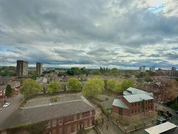 2 Bedroom Apartment For Sale In Spinners Way, Manchester, M15