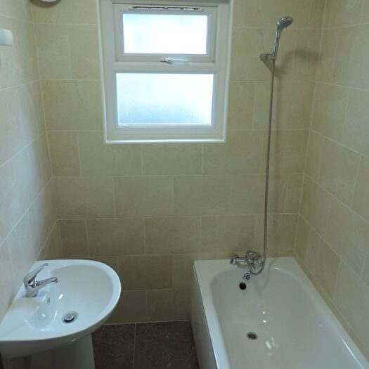 3 Bedroom Flat To Rent In Church Rd, London, E10