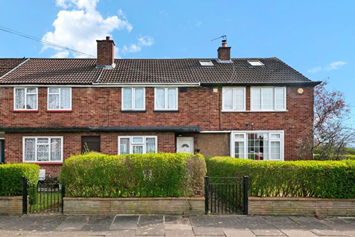 3 Bedroom Terraced House For Sale In Keir Hardie Way, Hayes, UB4