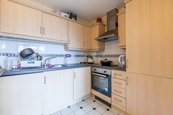 1 Bedroom Flat To Rent In Prescot Street, Aldgate, London, E1