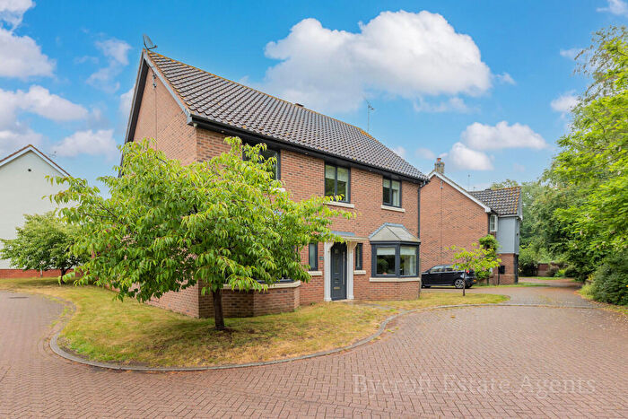 4 Bedroom Detached House For Sale In Blake Drive, Bradwell, NR31