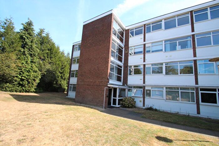 2 Bedroom Flat To Rent In River Court, River Close, Wanstead, London, E11