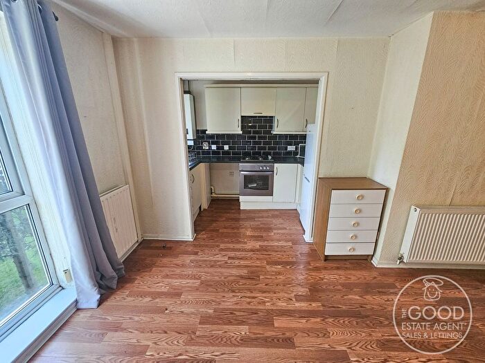 1 Bedroom Flat For Sale In Shelley Court, Cheadle Hulme, SK8