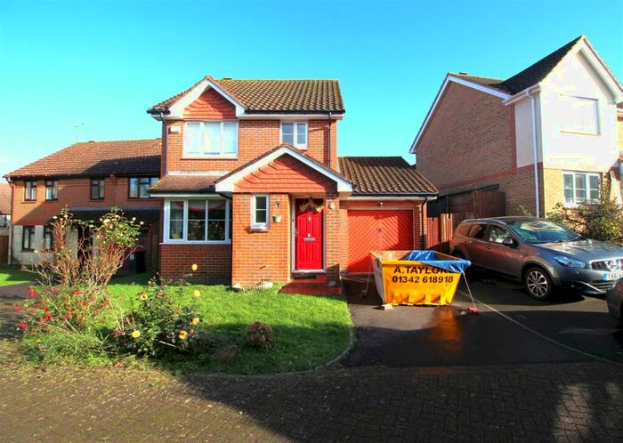 3 Bedroom Detached House To Rent In Casher Road, Maidenbower, Crawley, RH10