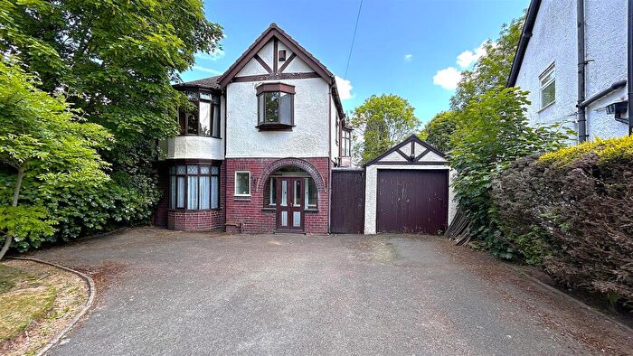4 Bedroom House For Sale In Rednal Road, Kings Norton, Birmingham, B38