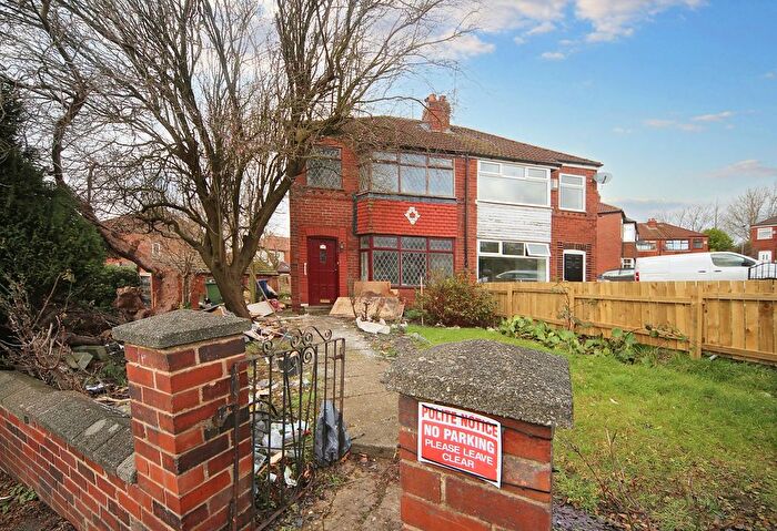 3 Bedroom Semi-Detached House For Sale In Baytree Road, Wigan, WN6