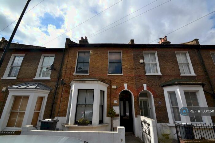 2 Bedroom Flat To Rent In West Dulwich, London, SE21