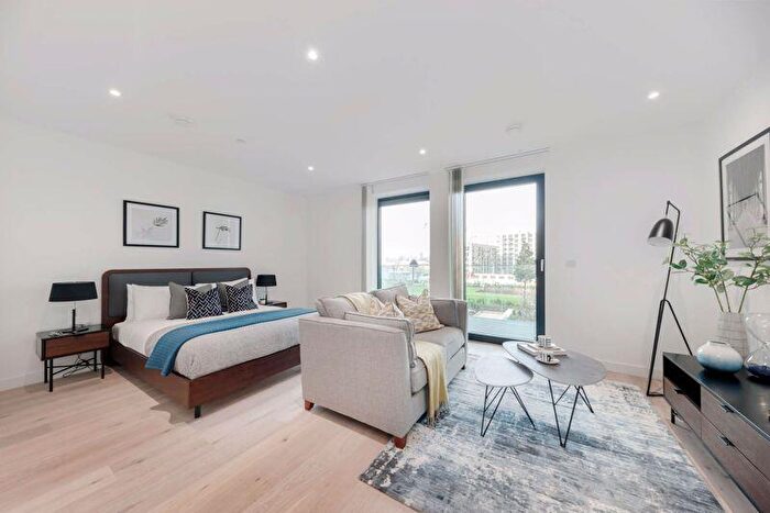 Flat To Rent In Caravel House, Treacle Works, E16
