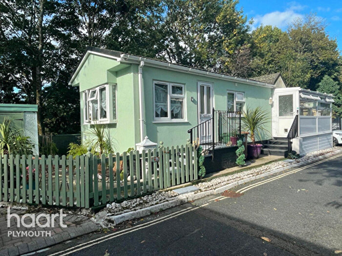 2 Bedroom Park Home For Sale In Glenfield Close, Plymouth, PL6