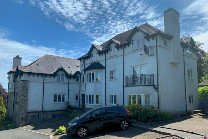 2 Bedroom Flat To Rent In Miramar, Kents Bank Road, Grange-over-Sands., LA11