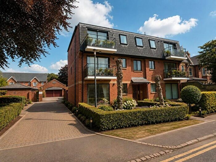 2 Bedroom Flat For Sale In Huntly Grove, Peterborough, PE1
