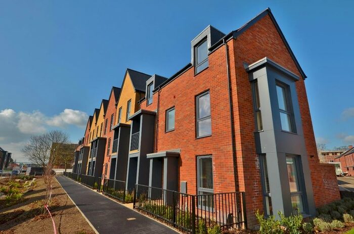 4 Bedroom Detached House To Rent In Churchill Road, Uxbridge, UB10