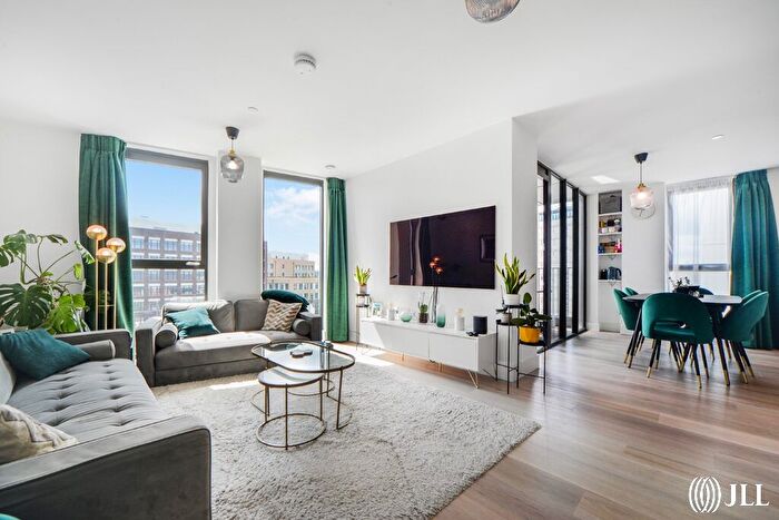 2 Bedroom Flat For Sale In Malt House, Barley Lane, Stratford, E15