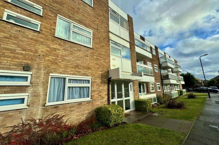 2 Bedroom Flat To Rent In Arundel Court, SL3