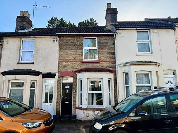 2 Bedroom Terraced House For Sale In Castle Road, Chatham, Kent, ME4