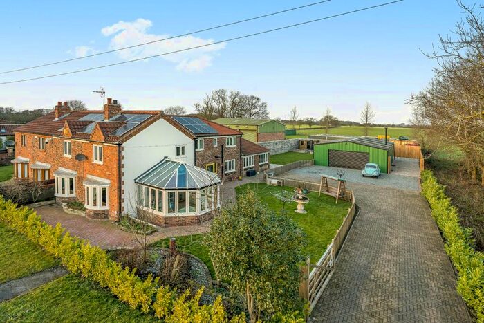 6 Bedroom Semi-Detached House For Sale In Brackenholme Cottages, Brackenholme, YO8