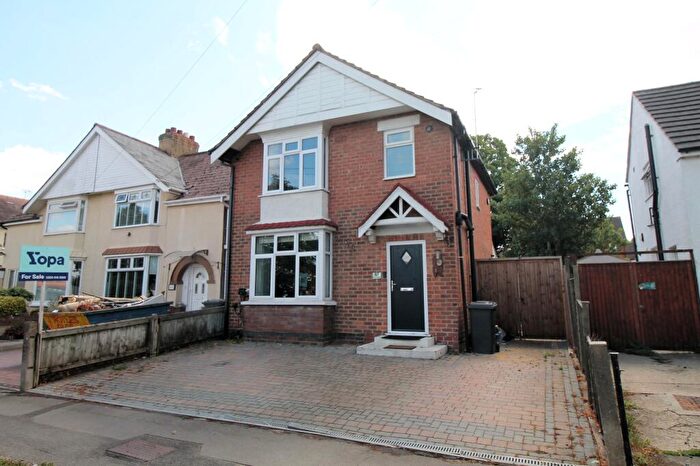 3 Bedroom Detached House For Sale In Finlay Road, Gloucester, GL4