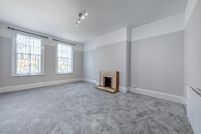 2 Bedroom Flat To Rent In Filey Avenue, London, N16