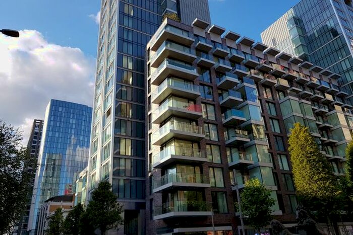 2 Bedroom Flat To Rent In Canter Way, London, E1