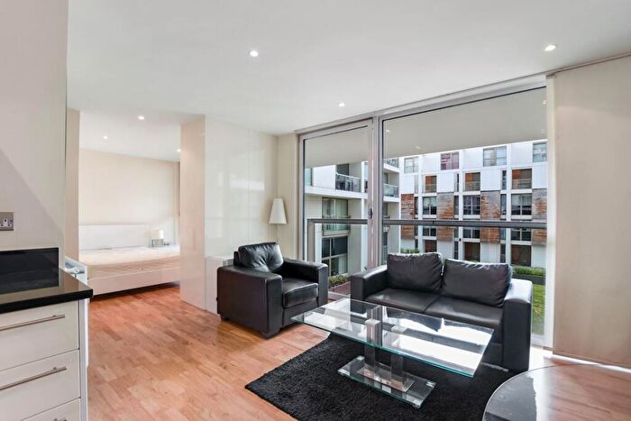Apartment To Rent In Denison House, Canary Wharf, E14