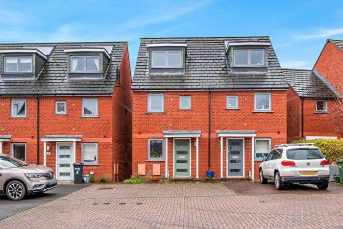 3 Bedroom Semi Detached House For Sale In Graces Field, Stroud, GL5