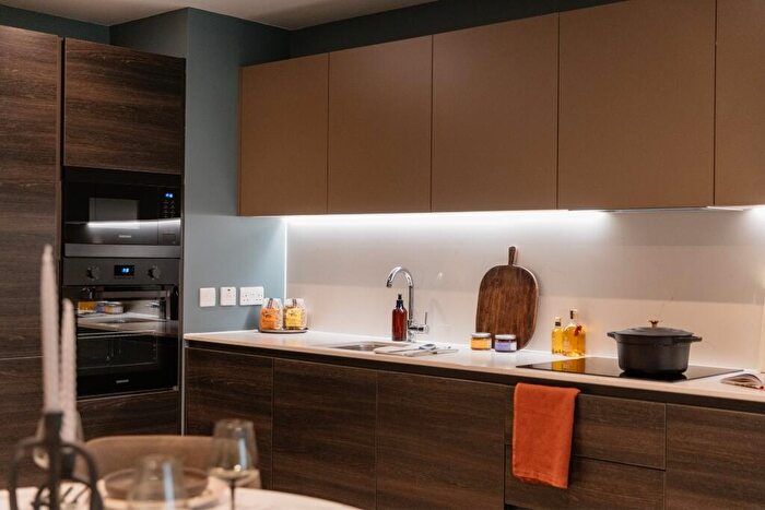2 Bedroom Apartment To Rent In New York Square, Quarry Hill Leeds, LS2