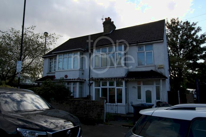 4 Bedroom Terraced House To Rent In Hampton Road, Croydon, CR0