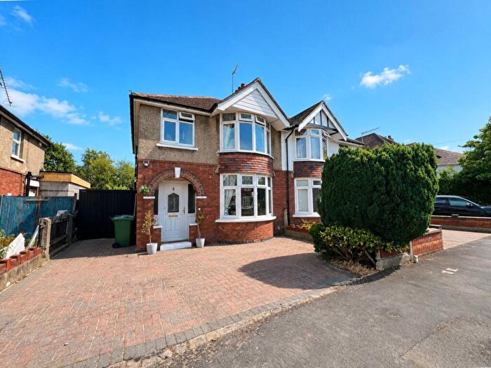 3 Bedroom Semi Detached House For Sale In Grasmere Road, Longlevens, GL2