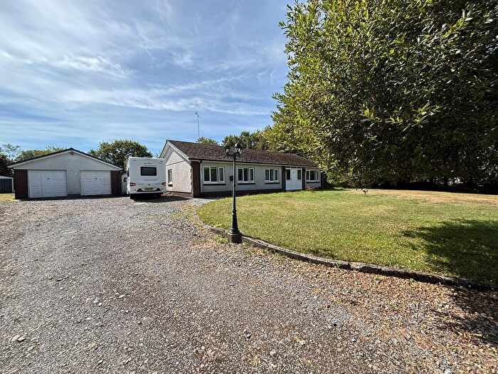 4 Bedroom Detached Bungalow For Sale In Golyg Y Gar, Salem, Llandeilo, Carmarthenshire., SA19