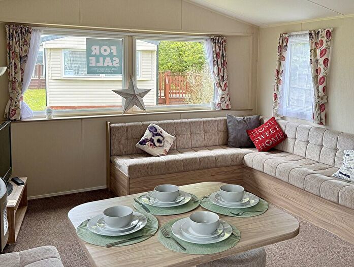 2 Bedroom Park Home For Sale In Camelford, PL32