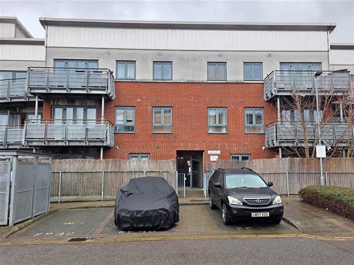 2 Bedroom Flat For Sale In Gunyard Mews, London, SE18