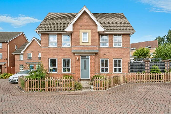 3 Bedroom Link Detached House For Sale In Osprey Drive, Scunthorpe, DN16