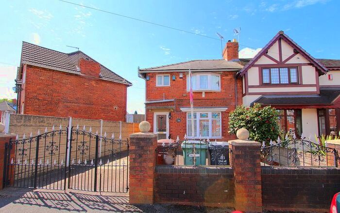 3 Bedroom Semi-Detached House To Rent In Drayton Street, Walsall, WS2