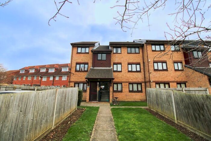 1 Bedroom Flat To Rent In Adams Way, Croydon, CR0