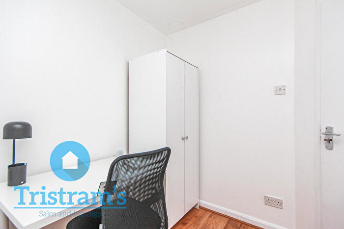 6 Bedroom End Of Terrace House To Rent In Gadd Street, Nottingham, NG7