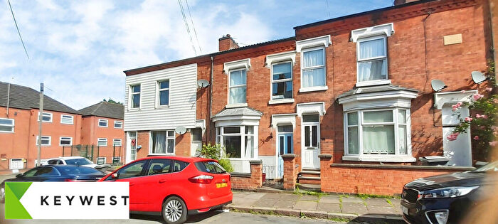 3 Bedroom Terraced House For Sale In Rutland Avenue, Leicester, LE2