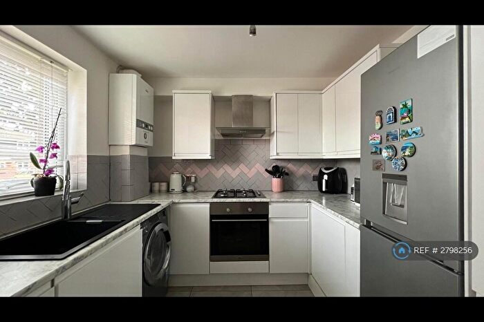 2 Bedroom Flat To Rent In Heathdene Drive, Belvedere, DA17