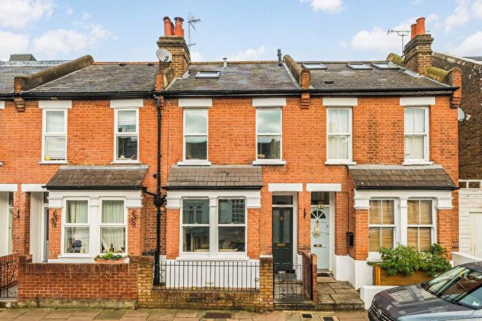 4 Bedroom Property For Sale In York Road, Teddington, TW11